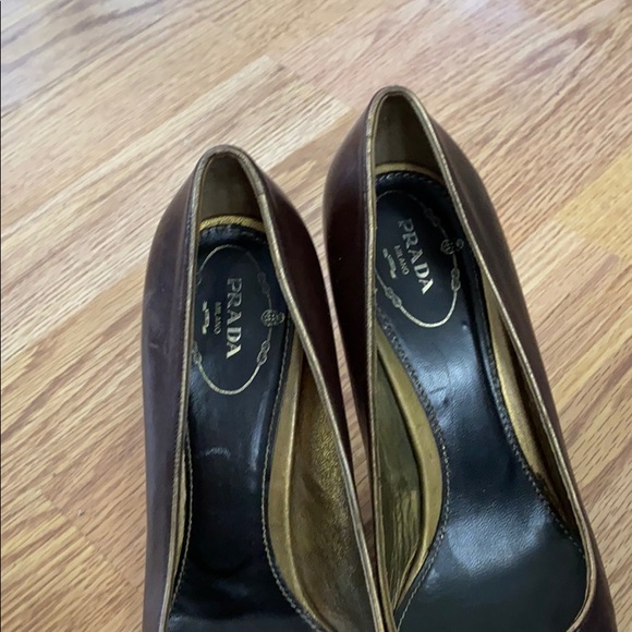 Prada classy heels - Picture 2 of 3